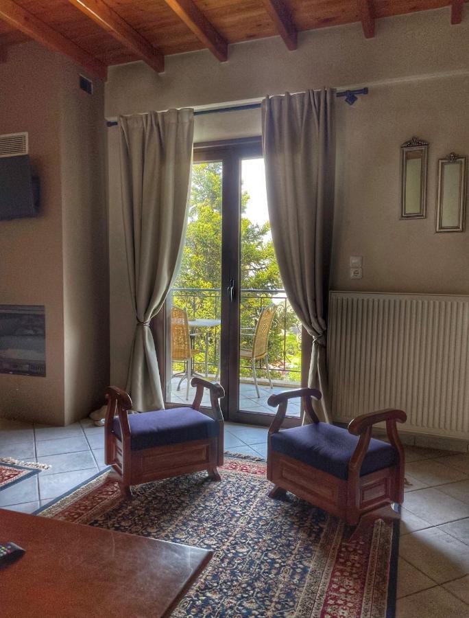 Xenonas Vasilikou Hotel Valtessiniko Eksteriør billede